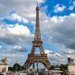 Француската економија неочекувано расте и покрај политичкиот хаос