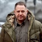 Шефот на кабинетот на Зеленски се огласи по неговата оставка: Осрамотен сум, одам на фронт