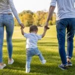 Родителски жртви: кога мама и тато јадат помалку за децата да имаат