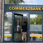 „Commerzbank“ ги зголеми прогнозите за приходите од кредитирање