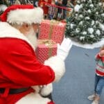 Празничен спомен по солена цена – колку чини фотографирањето со Дедо Мраз во Скопје?