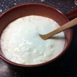 Еве што ќе се случи со вашето тело ако јадете кисело млеко секој ден!