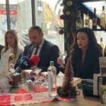 Вечерва ќе светне елката на плоштад Македонија во Скопје