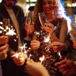 Предновогодишна забава со колегите од работа – не ги правете овие грешки!