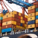 Тарифите на Трамп не ја зголемија инфлацијата, но се чини дека ѝ штетат на економијата