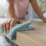 Denkmit Glamorous Moment омекнувачот од еден литар по цена од 99 денари: свежина што трае и други Denkmit фаворити за чист дом од dm