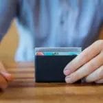 Новата година почнува со долгови – колку Македонците влегуваат во минус?