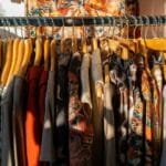 Од плата не се живее – секој нешто продава на страна