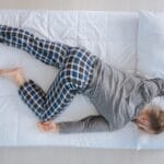 Смрт за кичмата и белите дробови: Ако спиете во оваа положба, го уништувате здравјето – променете го тоа веднаш!