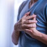 Срцевиот удар не бира ниту време ниту место: Кардиохирург советува што да направите ако сте сами
