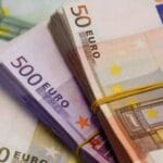 Еврото ја преживува војната во Иран многу потешко од која било друга валута