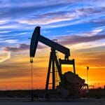 Цената на суровата нафта од типот Брент се искачи на повеќе од 103 долари по новата ескалација на конфликтот меѓу САД и Иран